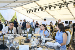 “At gücü” - klassik avtomobillərin yürüşü və çövkən oyunu keçirilib