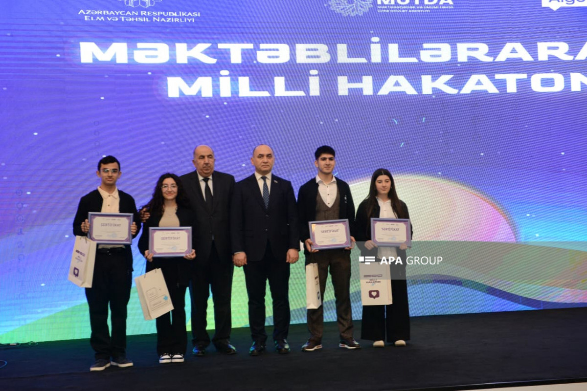 Məktəblilərarası Milli Hakaton – 2025-in qalibləri mükafatlandırılıb- FOTO 