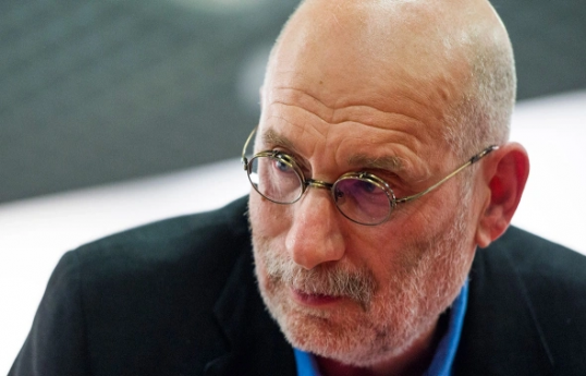 Yazıçı Boris Akunin