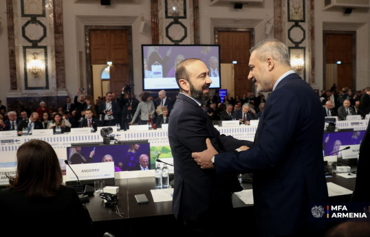 Ararat Mirzoyan, Hakan Fidan