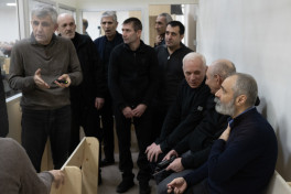 Arayik Harutyunyan və digərlərinin məhkəməsində təqsirləndirilən şəxslərin vəkillərinin müdafiə çıxışı yekunlaşıb