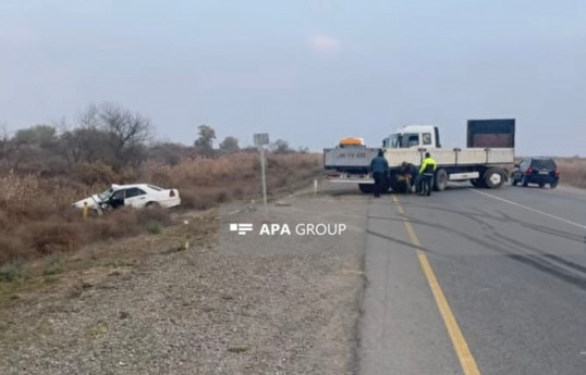 Biləsuvarda yol qəzası baş verib, 5 nəfər xəsarət alıb - FOTO  - YENİLƏNİB 