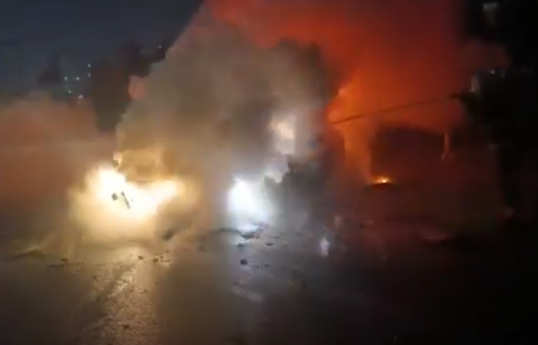 Masazırda iki maşın toqquşandan sonra yanğın olub, ölən var - VİDEO 