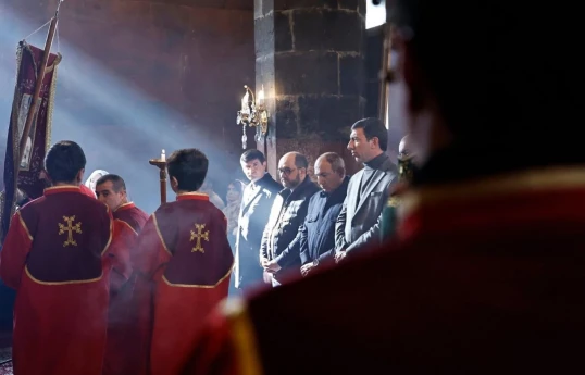 Paşinyan kilsələrdə ibadətdən əvvəl Ermənistan himninin səsləndirilməsini təklif edib