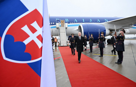 Prezident İlham Əliyev Slovakiyaya rəsmi səfərə gəlib