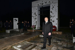 Azərbaycan və Slovakiya prezidentləri Bratislavada “Azadlıq Qapısı” abidəsini ziyarət ediblər