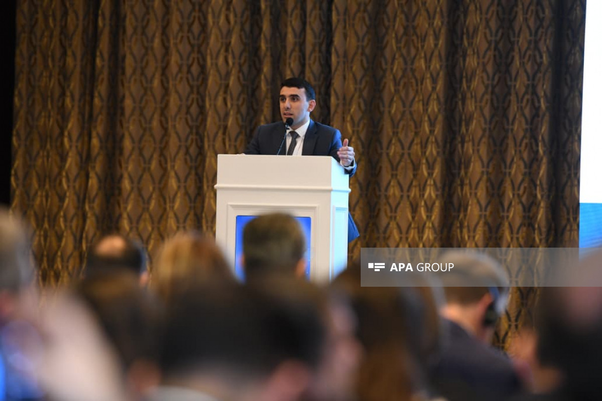 Təhsil İnstitutunun direktor səlahiyyətlərini müvəqqəti icra edən Elnur Əliyev