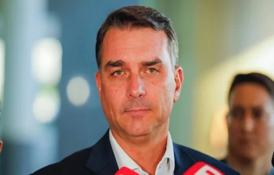 Braziliyanın keçmiş prezidentinin oğlu, senator Flavio Bolsonaro