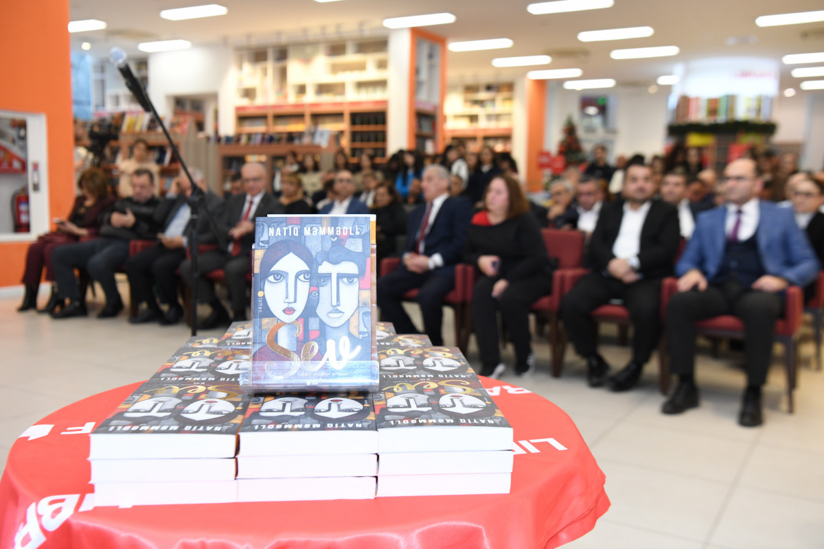 Yazıçı-publisist Natiq Məmmədlinin “Sev” romanının təqdimatı olub - FOTO 
