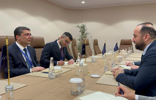 Əhməd İsmayılov Suriyanın informasiya naziri ilə görüşüb