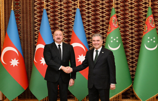 Prezident İlham Əliyev və Türkmənistan Xalq Məsləhətinin sədri Qurbanqulu Berdiməhəmmədov
