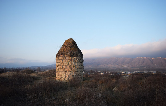 Xocalı türbəsinə bitişik məqbərə yeri aşkar edilib