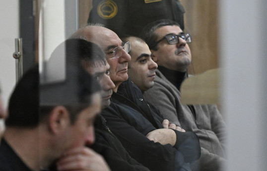 Arayik Harutyunyan və digərlərinin məhkəməsində təqsirləndirilən şəxslərə son söz verilib
