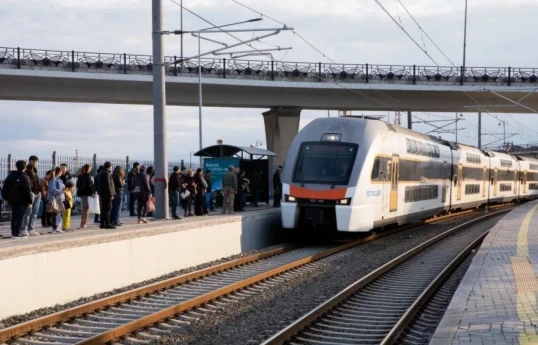 Dəmir yolu ilə sərnişin daşımaları 20%-dən çox artıb