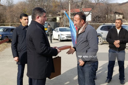 Növbəti köç karvanı Ağdərənin Vəngli kəndinə çatıb, açarlar təqdim olunub- FOTO  - YENİLƏNİB 