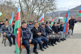 Növbəti köç karvanı Ağdərənin Vəngli kəndinə çatıb, açarlar təqdim olunub- FOTO  - YENİLƏNİB 
