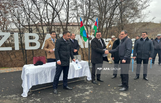 Növbəti köç Xocavəndin Qırmızı Bazar qəsəbəsinə çatıb, açarlar təqdim edilib- YENİLƏNİB  - FOTO 
