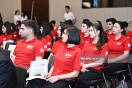 “Bir Könüllü” Tələbələrin Əməkdaşlığı İctimai Birliyinin 10 illik yubileyi qeyd olunub