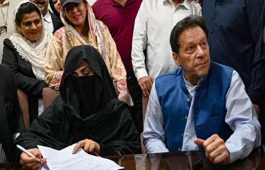 Pakistanın sabiq Baş naziri İmran Xan və yoldaşı Buşra Bibi