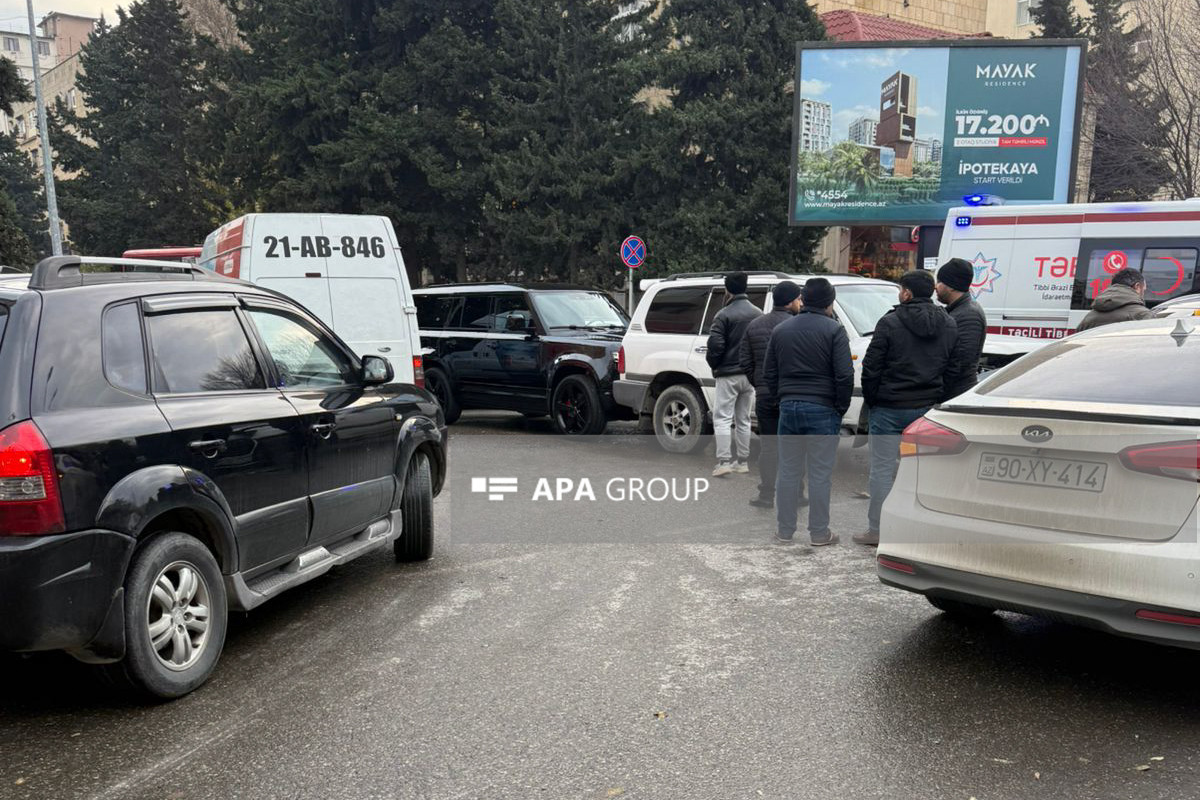 Bakıxanov qəsəbəsində zəncirvarı yol qəzası baş verib
