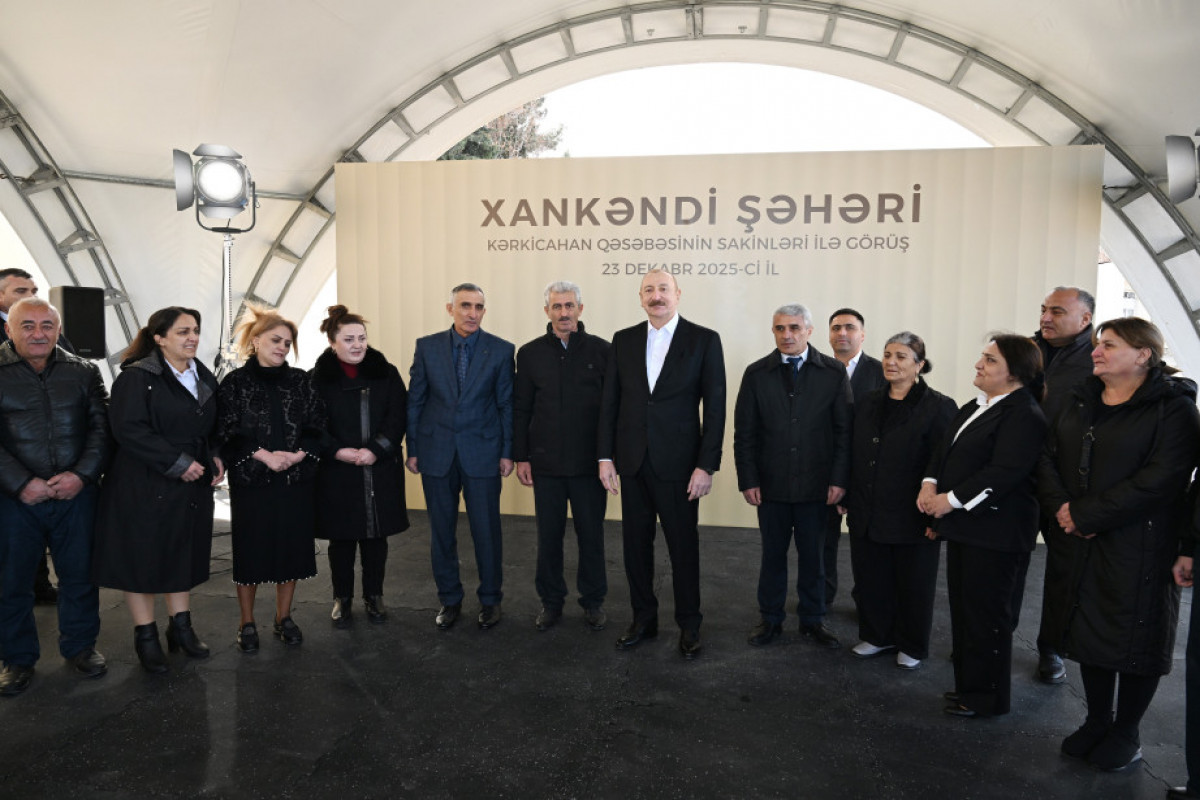 Prezident İlham Əliyev Kərkicahan qəsəbəsində buraya köçən sakinlərlə görüşüb - YENİLƏNİB 