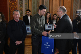 AZAL-ın Qazaxıstanda qəzaya uğrayan təyyarəsinə həsr olunmuş poçt markası təqdim olunub - FOTO  - VİDEO 
