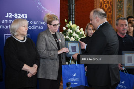 AZAL-ın Qazaxıstanda qəzaya uğrayan təyyarəsinə həsr olunmuş poçt markası təqdim olunub - FOTO  - VİDEO 