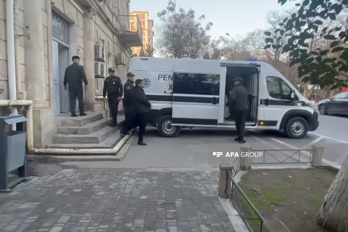 Şəhidlər xiyabanında qeyri-etik videolar çəkən əcnəbilərə hökm oxunub - VİDEO  - FOTO 
