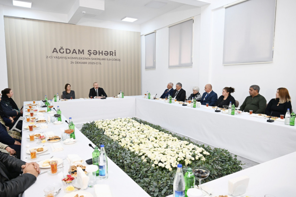 Prezident İlham Əliyev Ağdam şəhərinə köçən sakinlərlə görüşü