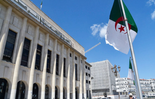 Əlcəzair parlamenti Fransa müstəmləkəçiliyini cinayət hesab edən qanun layihəsini qəbul edib