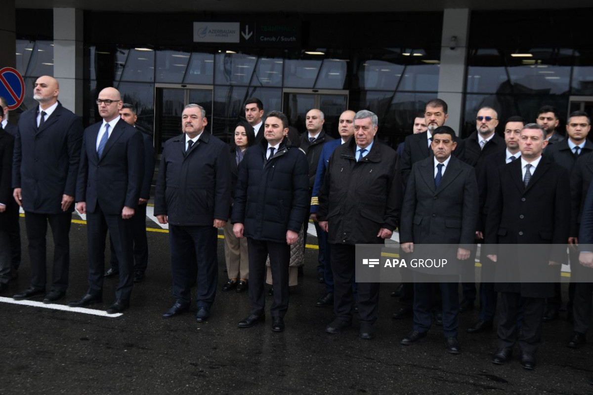 Qazaxıstanda təyyarə qəzasında həlak olanların xatirəsi bir dəqiqəlik sükutla yad olunub - FOTO 