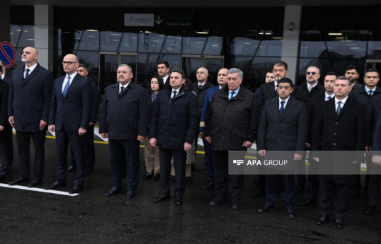 Qazaxıstanda təyyarə qəzasında həlak olanların xatirəsi bir dəqiqəlik sükutla yad olunub - FOTO 