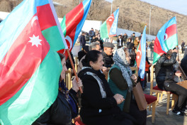 Köç karvanları Xocalının Şuşakənd və Xanyurdu kəndlərinə çatıb, açarlar təqdim olunub - FOTO 