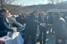 Növbəti köç karvanı Xocavəndin Qırmızı bazar qəsəbəsinə çatıb, açarlar sakinlərə təqdim edilib - YENİLƏNİB  - FOTO 