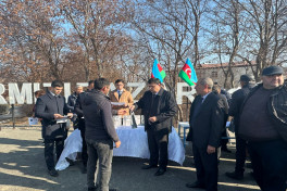 Növbəti köç karvanı Xocavəndin Qırmızı bazar qəsəbəsinə çatıb, açarlar sakinlərə təqdim edilib - YENİLƏNİB  - FOTO 