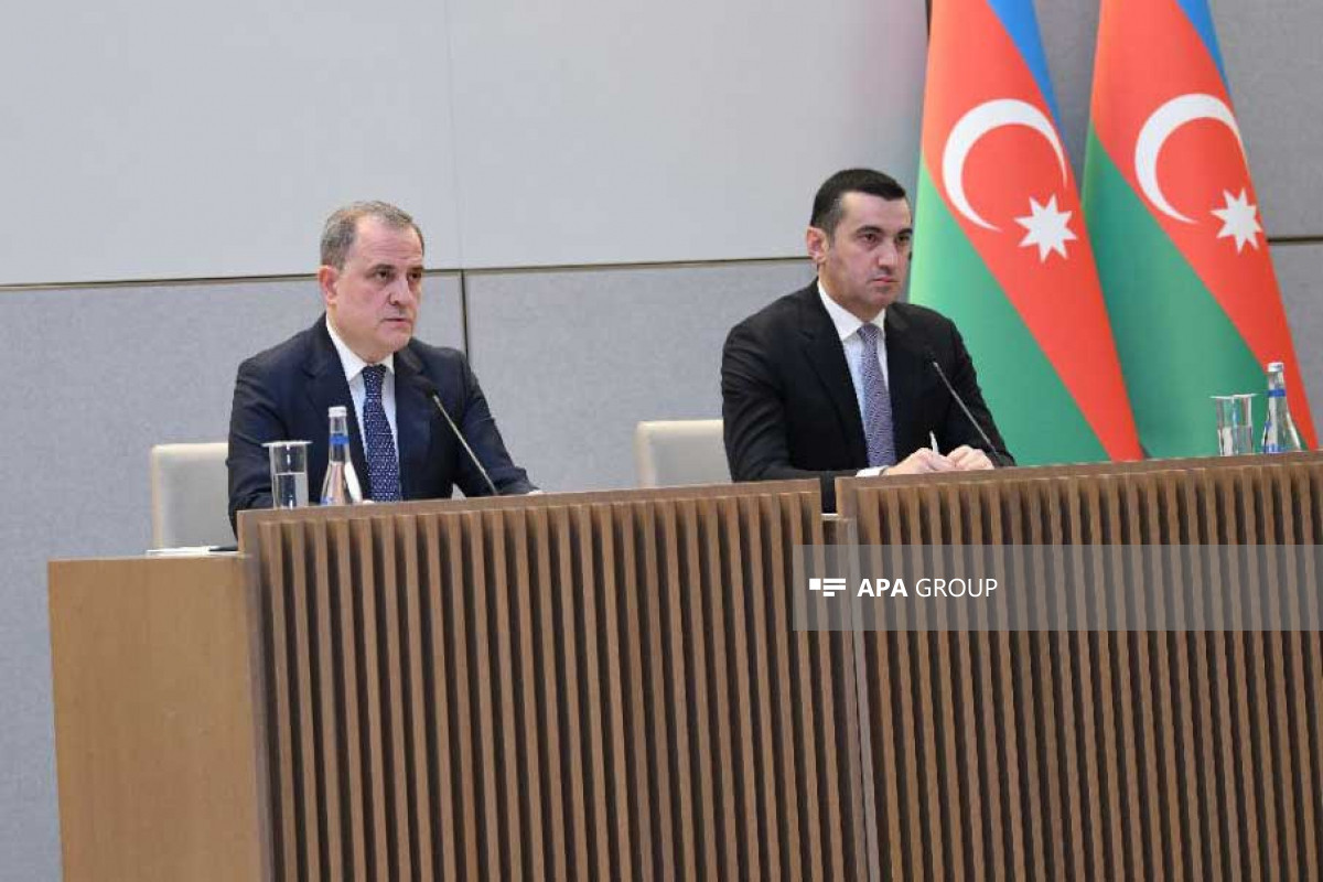 Xarici işlər naziri Ceyhun Bayramov, XİN-in Mətbuat xidməti idarəsinin rəisi Ayxan Hacızadə