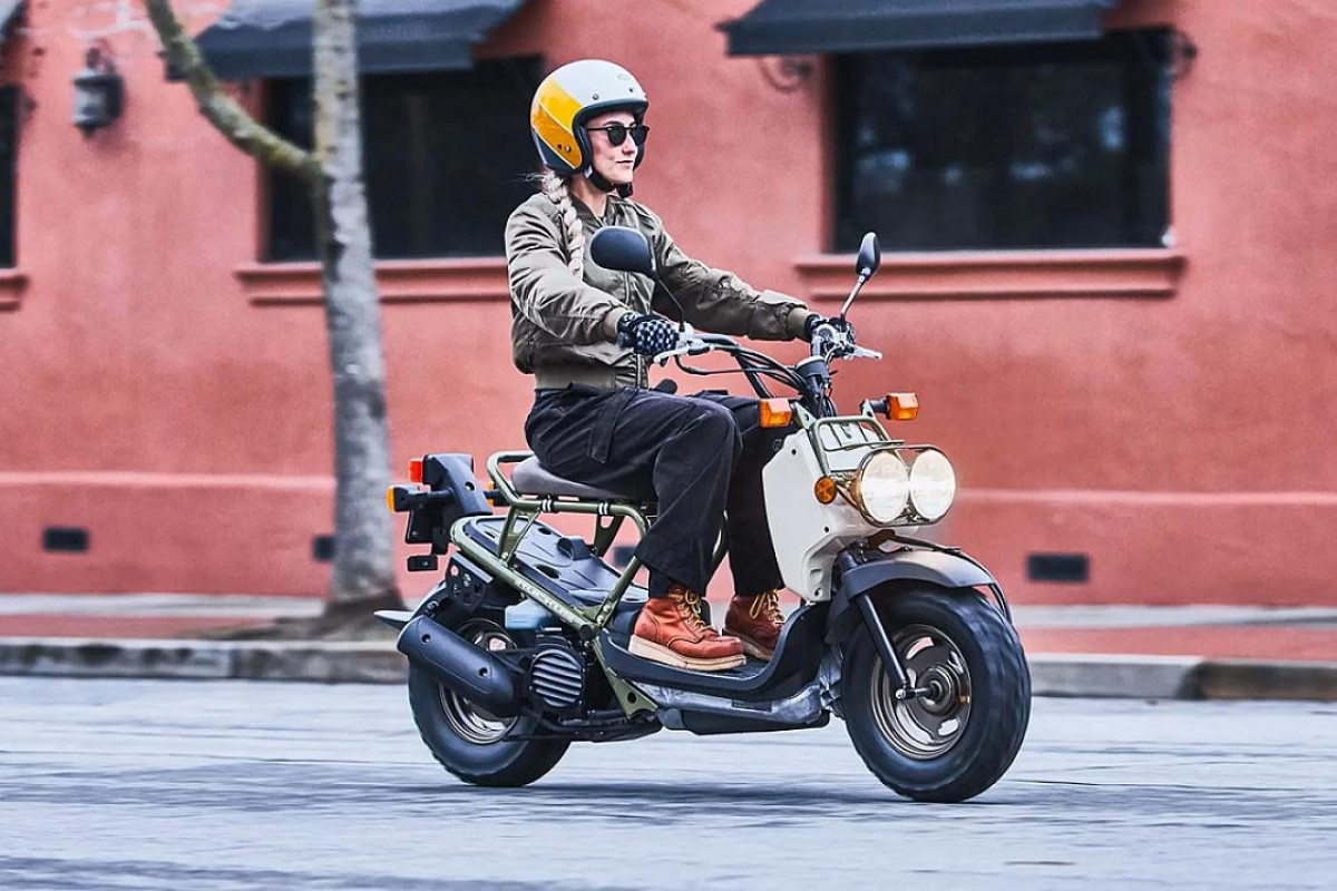 Azərbaycanda 3 ay sonra moped idarə etmək üçün sürücülük vəsiqəsi tələb olunacaq