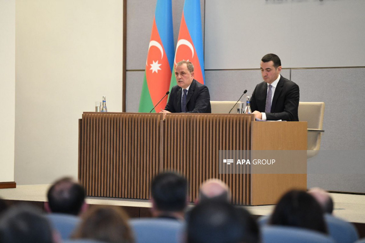 Xarici işlər naziri Ceyhun Bayramov, XİN-in Mətbuat xidməti idarəsinin rəisi Ayxan Hacızadə