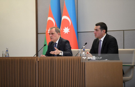Xarici işlər naziri Ceyhun Bayramov, XİN-in Mətbuat xidməti idarəsinin rəisi Ayxan Hacızadə