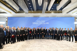 Prezident ilin idman yekunlarına həsr olunan mərasimdə iştirak edib - YENİLƏNİB  - FOTO 