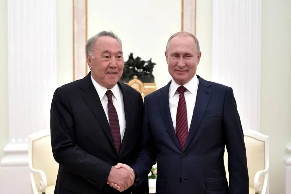 Putin Kremldə Nursultan Nazarbayevlə görüşüb