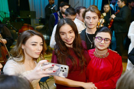 Leyla Əliyeva və Alena Əliyeva DOST İnklüziv İnkişaf və Yaradıcılıq Mərkəzini ziyarət ediblər - FOTO 