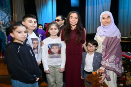 Leyla Əliyeva və Alena Əliyeva DOST İnklüziv İnkişaf və Yaradıcılıq Mərkəzini ziyarət ediblər - FOTO 