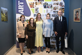 Arzu Əliyeva və Alena Əliyeva “Rənglərdə yaşanan 10 il” mövzusunda keçirilən sərgidə iştirak ediblər