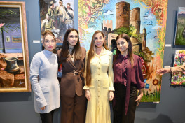 Arzu Əliyeva və Alena Əliyeva “Rənglərdə yaşanan 10 il” mövzusunda keçirilən sərgidə iştirak ediblər