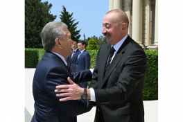 Şavkat Mirziyoyevin rəsmi qarşılanma mərasimi olub