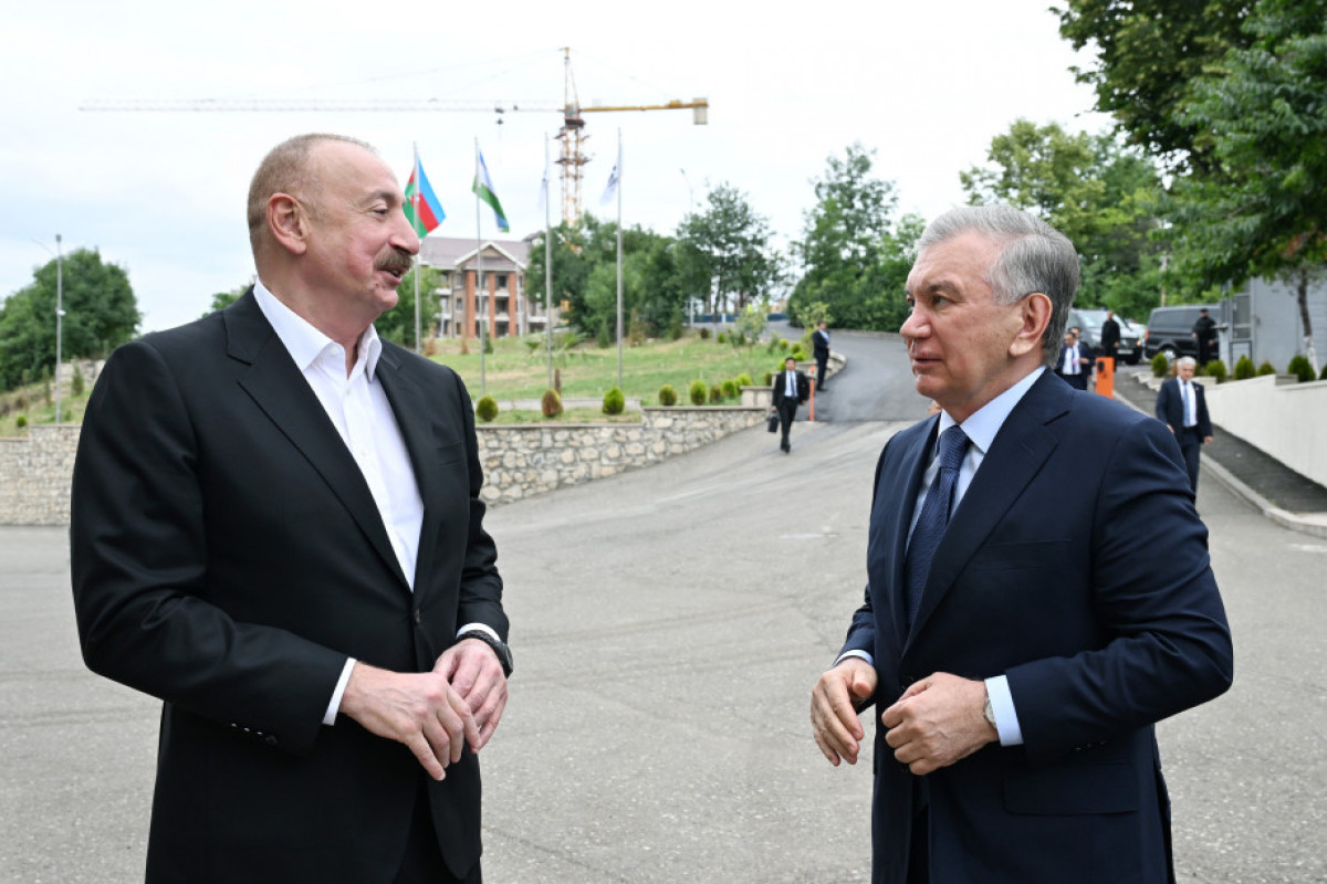 Azərbaycan və Özbəkistan prezidentləri Xankəndidəki “Businesstex JV” tikiş fabrikinin fəaliyyəti ilə tanış olublar - FOTO 