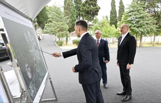 Prezident İlham Əliyev Xankəndi-Şuşa kanat yolunun inşası üçün seçilmiş əraziyə baxıb