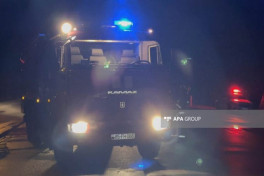 Naxçıvanda yük avtomobili yanaraq yararsız hala düşüb
