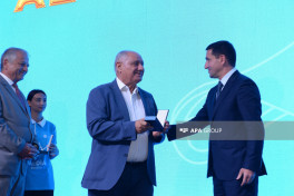 Bir qrup jurnalistə “Azərbaycan milli mətbuatının 150 illiyi” yubiley medalı təqdim olunub